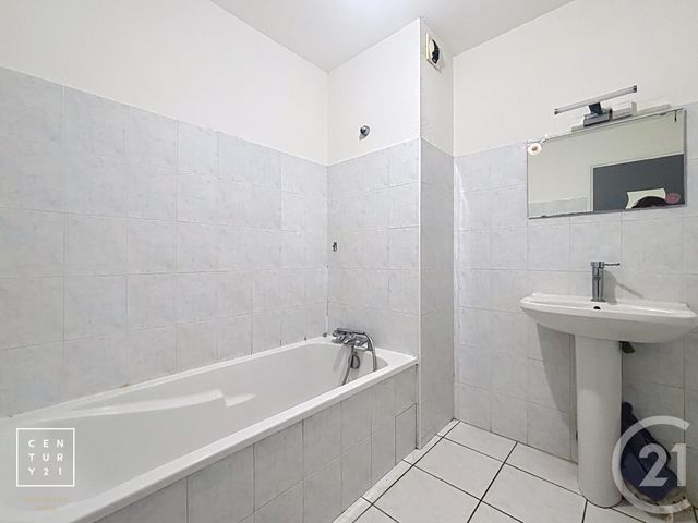 Appartement F2 &agrave; louer - 2 pi&egrave;ces - 50 m2 - St Esteve - 66 - LANGUEDOC-ROUSSILLON