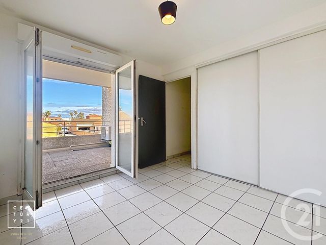 Appartement F2 &agrave; louer - 2 pi&egrave;ces - 50 m2 - St Esteve - 66 - LANGUEDOC-ROUSSILLON