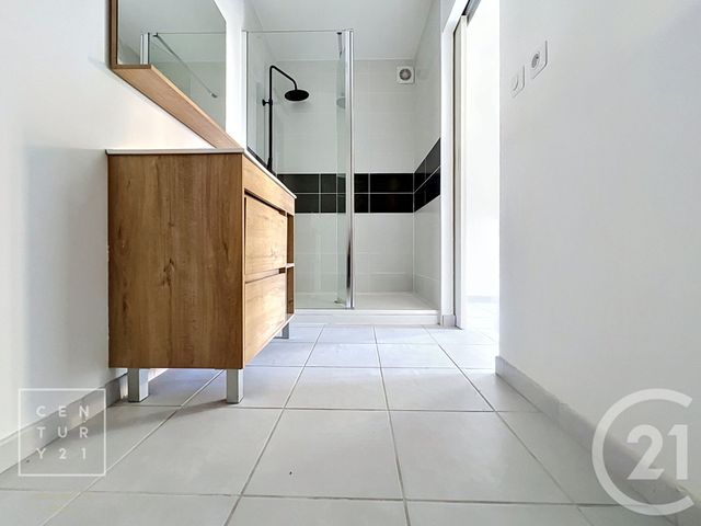 Appartement F3 bis &agrave; louer - 3 pi&egrave;ces - 81,78 m2 - Pezilla La Riviere - 66 - LANGUEDOC-ROUSSILLON