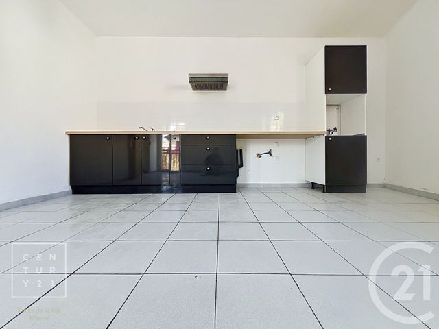 Appartement F3 bis &agrave; louer - 3 pi&egrave;ces - 81,78 m2 - Pezilla La Riviere - 66 - LANGUEDOC-ROUSSILLON