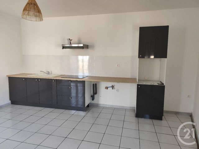 Appartement &agrave; louer - 3 pi&egrave;ces - 81,78 m2 - Pezilla La Riviere - 66 - LANGUEDOC-ROUSSILLON
