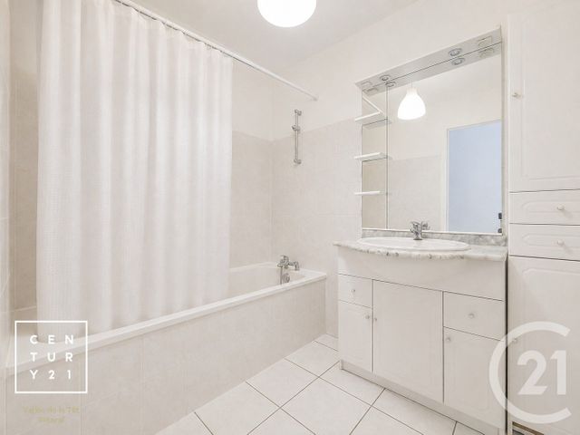 Appartement T3 &agrave; louer - 3 pi&egrave;ces - 62,40 m2 - St Esteve - 66 - LANGUEDOC-ROUSSILLON